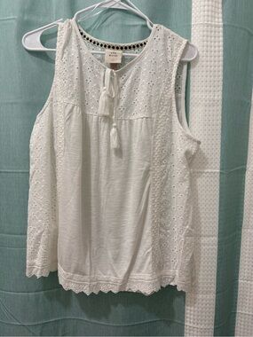 Knox Rose White Eyelet Tassel Camisole